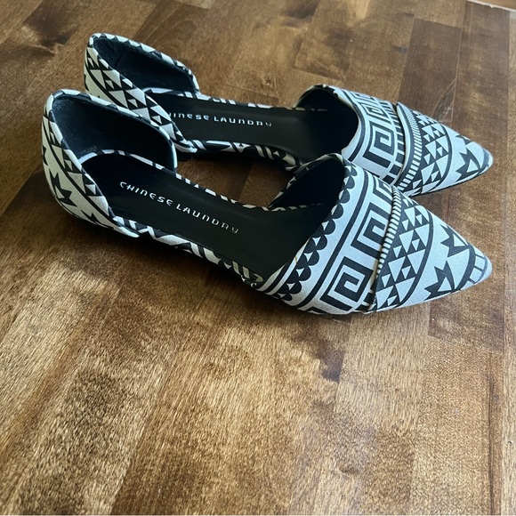 Chinese Laundry "Easy Does It" Aztec Canvas Flats - Picture 4 of 13